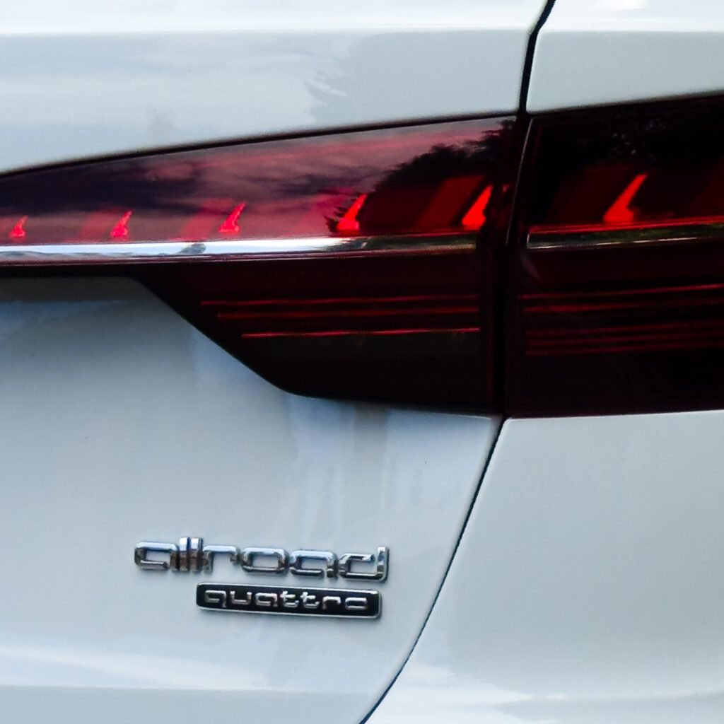 VIP трансфер по Грузии: Audi A4 Allroad 2022 — премиум путешествия - фото 2 VIP трансфер по Грузии: Audi A4 Allroad 2022 — премиум путешествия - фото 2