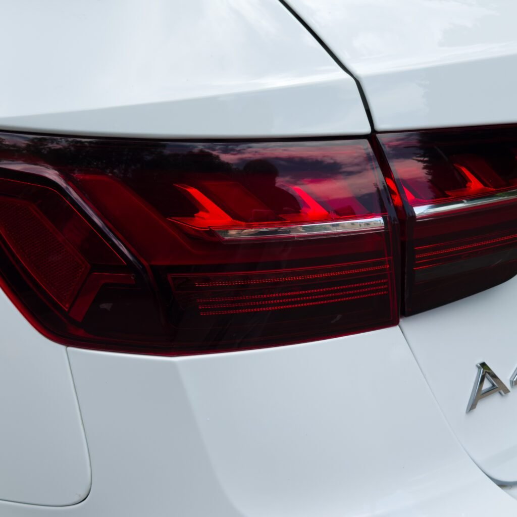 VIP трансфер по Грузии: Audi A4 Allroad 2022 — премиум путешествия - фото 8 VIP трансфер по Грузии: Audi A4 Allroad 2022 — премиум путешествия - фото 8