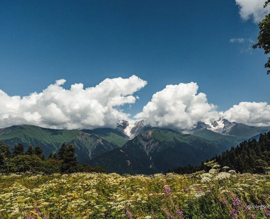 Racha, Georgia: Hiking, Trekking & Tours in Georgian Switzerland - фото 6