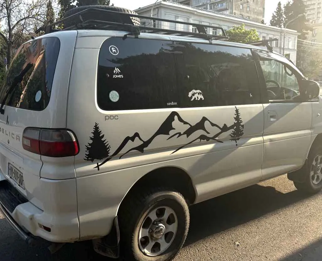 Hyundai H1 - аренда минивэна в Грузии - фото 5 Hyundai H1 - аренда минивэна в Грузии - фото 5