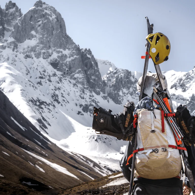 Фрирайд в Казбеги: Ваше приключение на леднике Гергети - фото 1 Фрирайд в Казбеги: Ваше приключение на леднике Гергети - фото 1