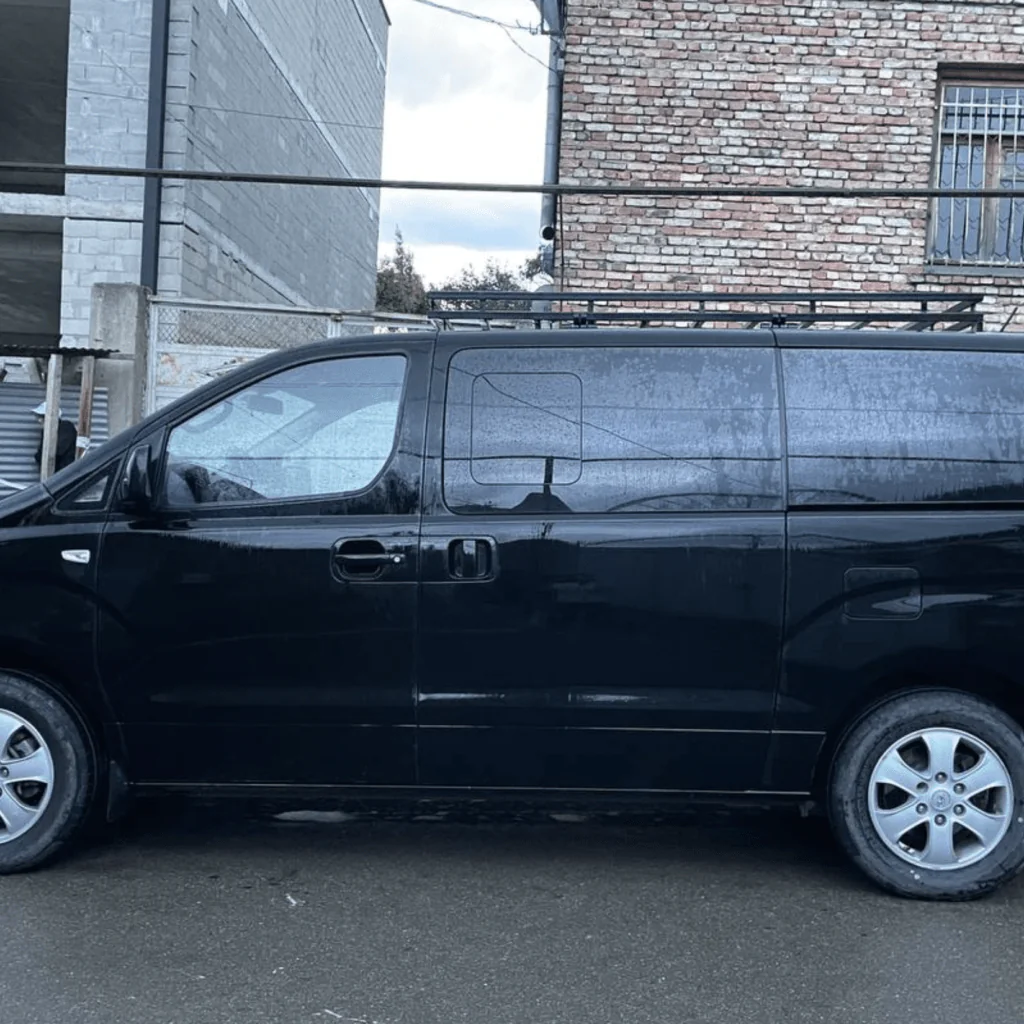 Hyundai H1 - аренда минивэна в Грузии - фото 4 Hyundai H1 - аренда минивэна в Грузии - фото 4