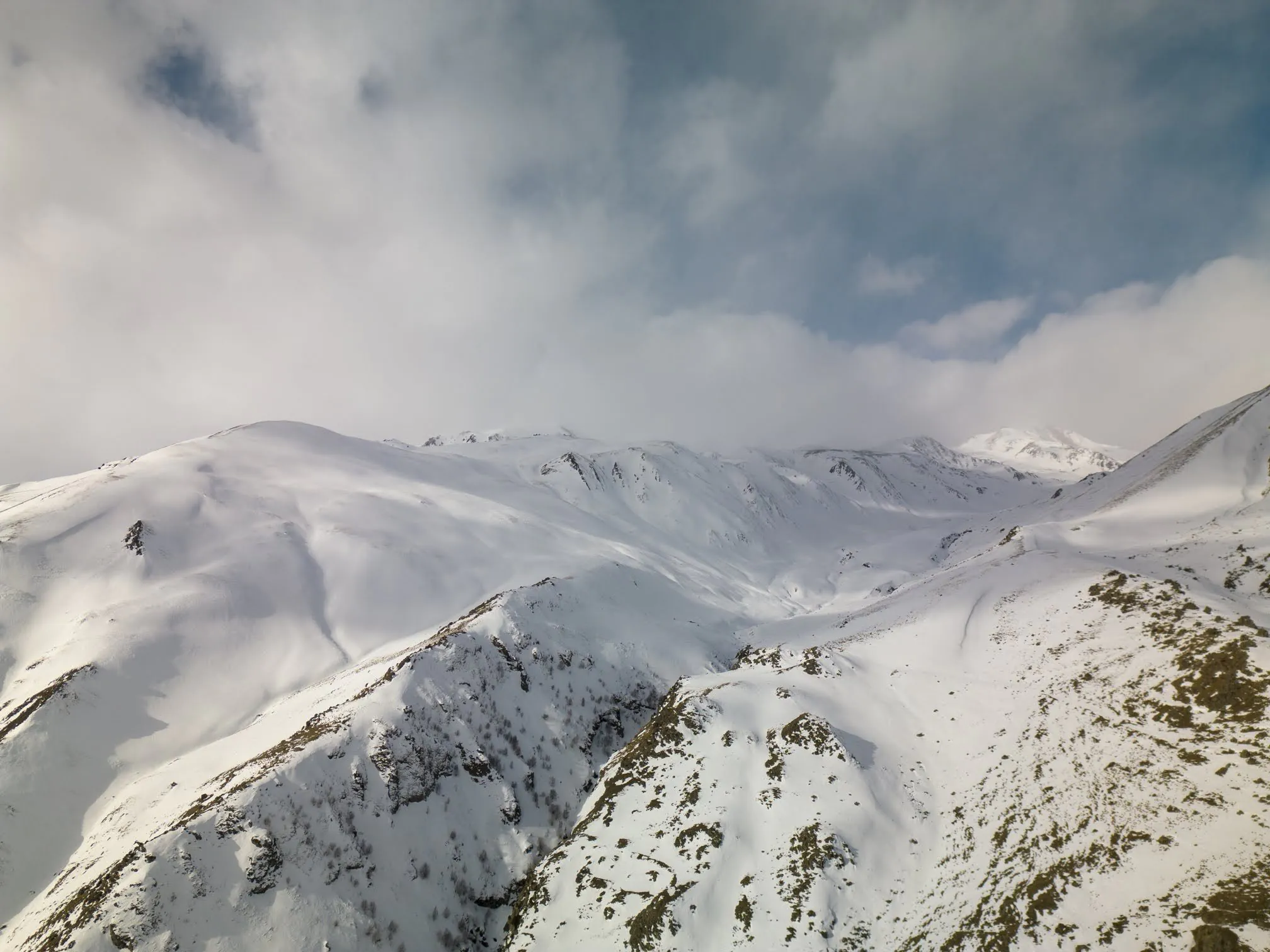 Ski Touring in Gudauri: Routes, Guides and How to Start - фото 1 Ski Touring in Gudauri: Routes, Guides and How to Start - фото 1
